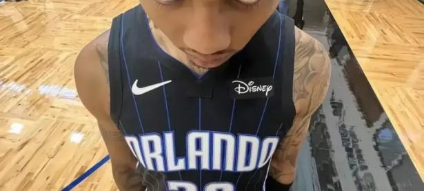 三亿体育体育链接-华盛顿后卫表现抢眼，赛季个人突破可期的简单介绍