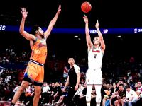 三亿体育体育娱乐-广东男篮以超高分击败上海队