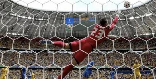 三亿体育体育娱乐-强队遭遇意外失利，排名受到影响