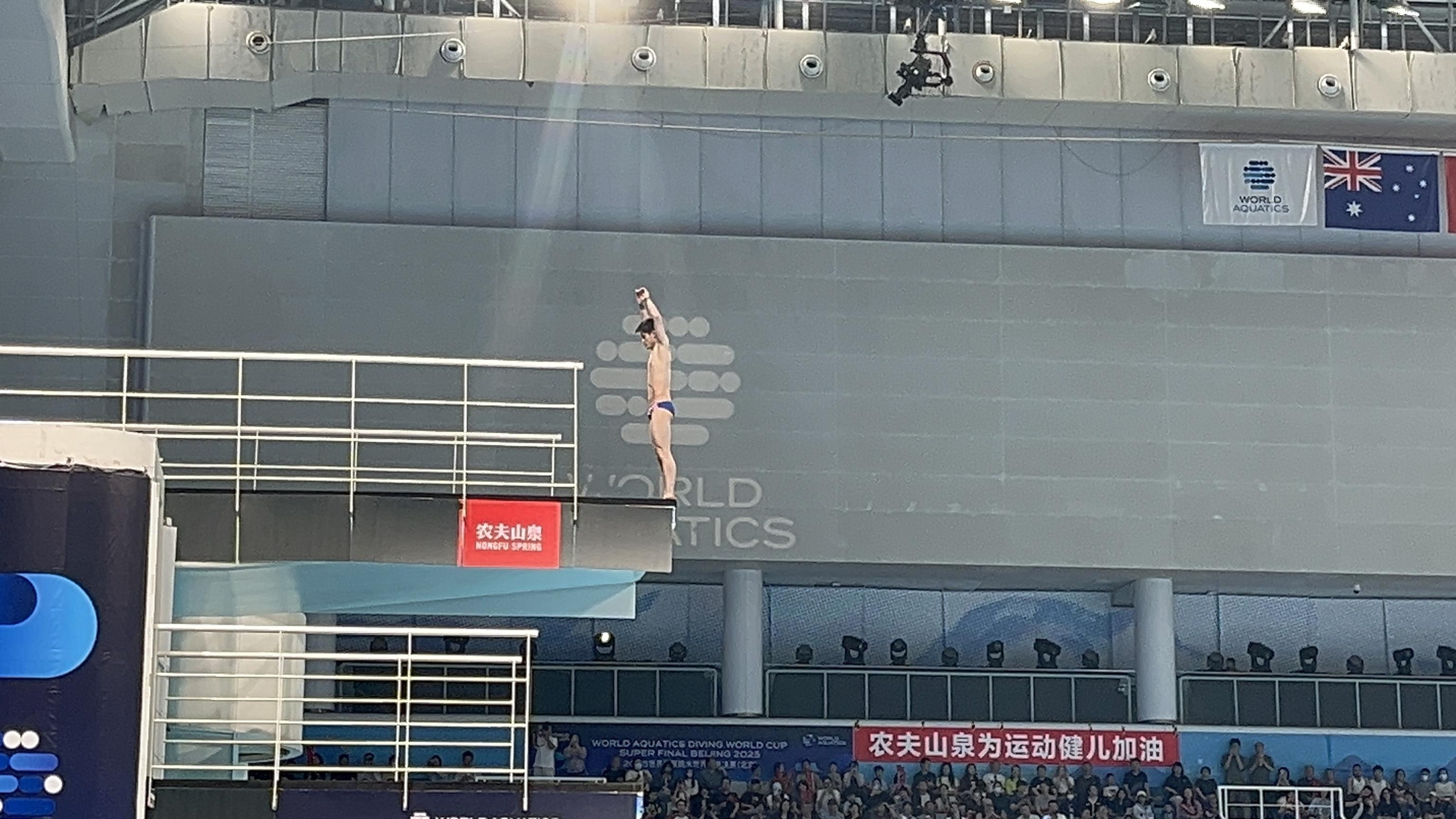 跳水男子十米台:中国选手包揽金银 跳水男子十米台:中国选手包揽金银