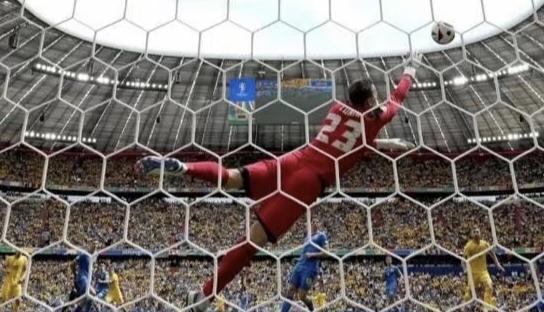 强队遭遇意外失利,排名受到影响 强队遭遇意外失利,排名受到影响