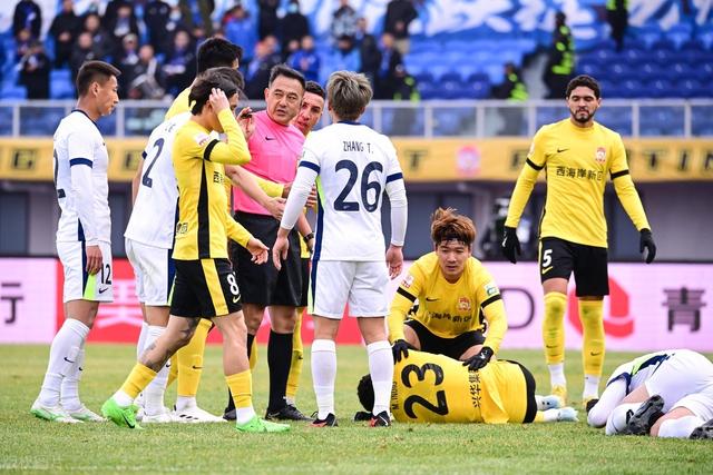 强队遭遇意外失利,排名受到影响 强队遭遇意外失利,排名受到影响