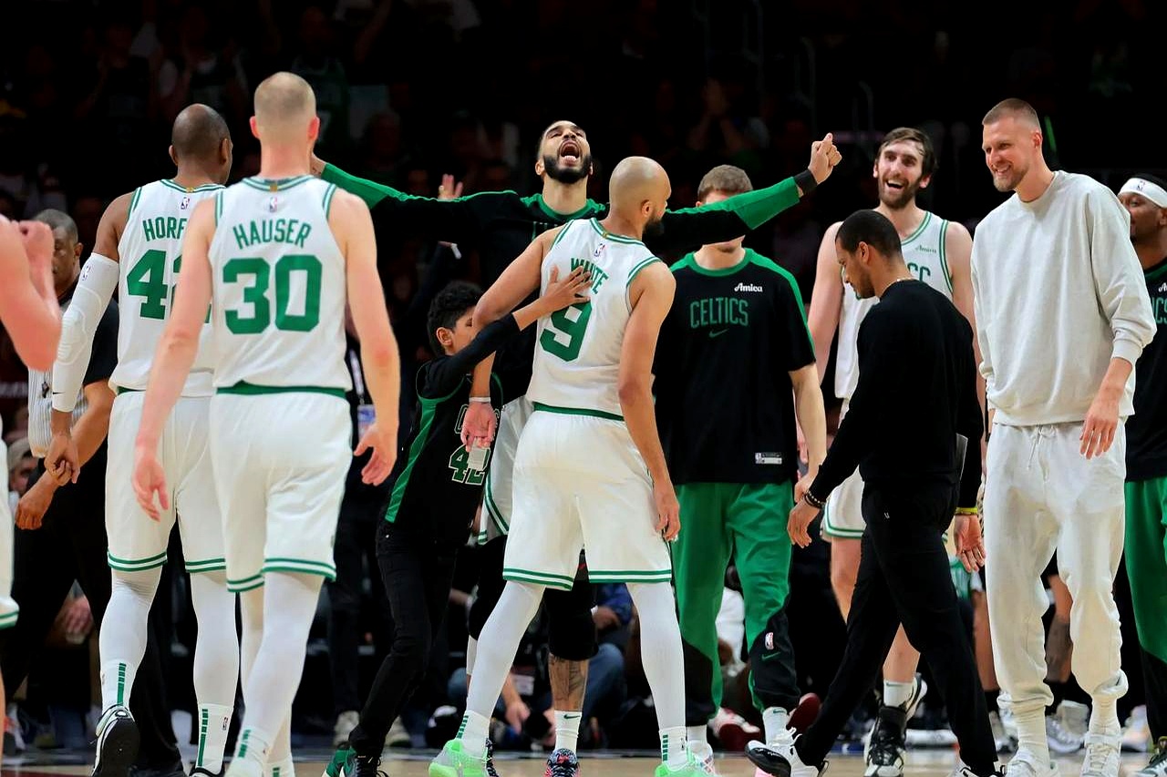 凯尔特人火力全开,大胜对手赢球 凯尔特人火力全开,大胜对手赢球